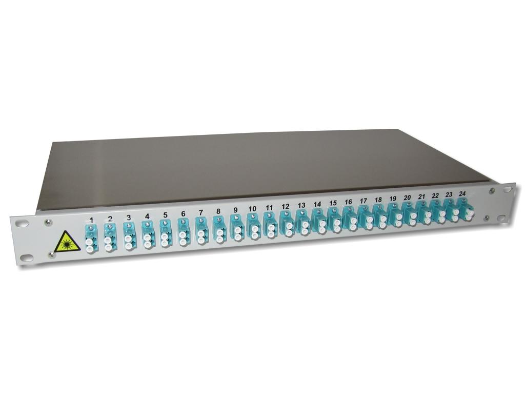 19" LWL Spleißbox 1HE mit 24 LC duplex multimode Kupplungen aqua OM3 bestückt