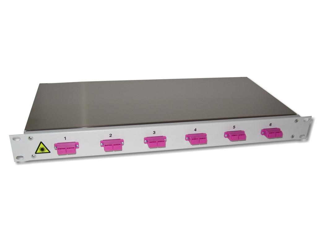 19" LWL Spleißbox 1HE mit 6 SC duplex multimode OM4 Kupplungen erikaviolett bestückt