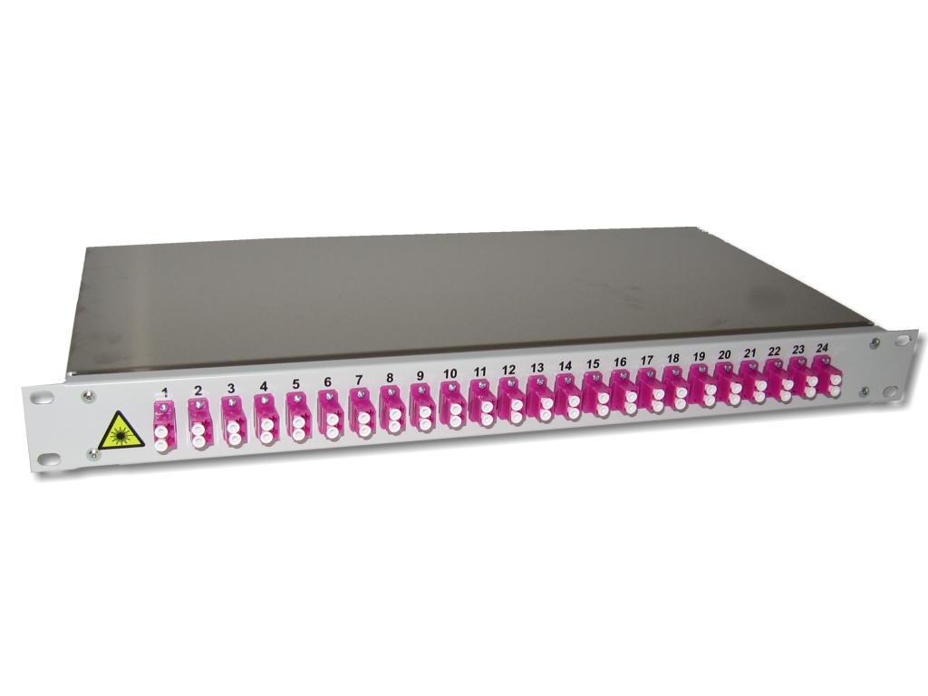 19" LWL Spleißbox 1HE mit 24 LC duplex multimode Kupplungen erikaviolett OM4 bestückt