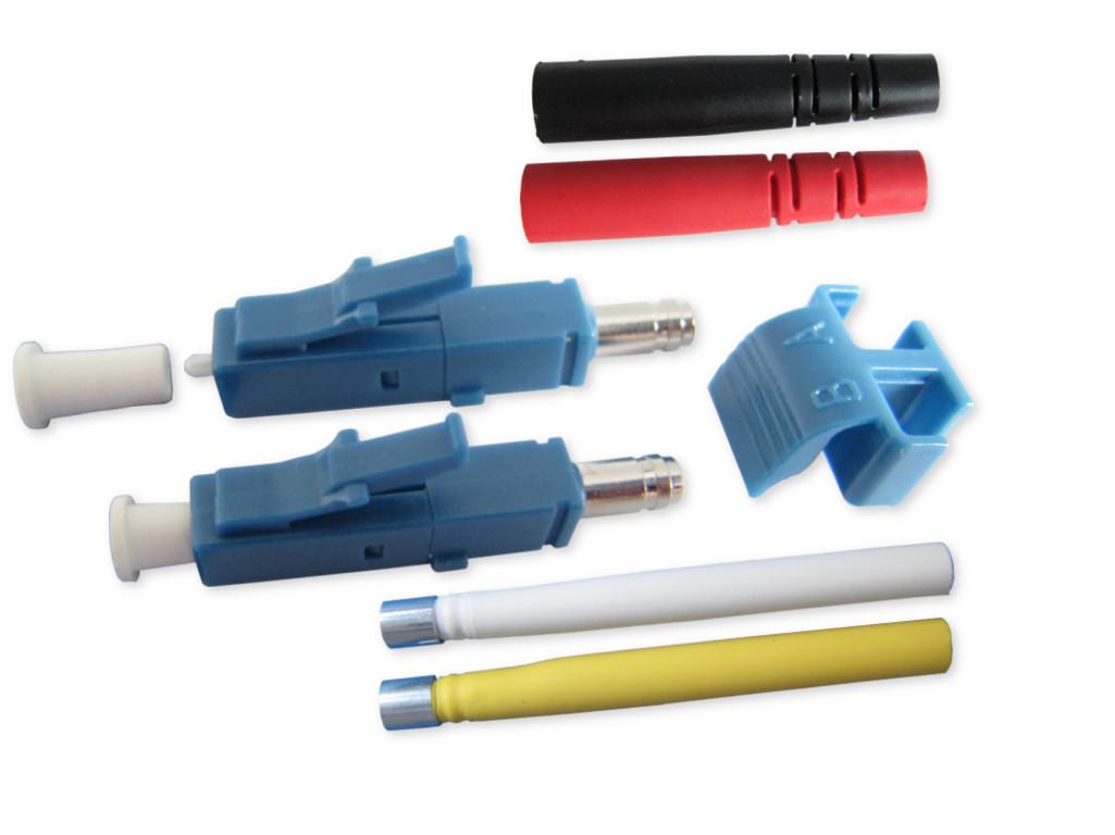 LC duplex Stecker singlemode blau für 2mm Kabel mit rot/schwarzem Knickschutz